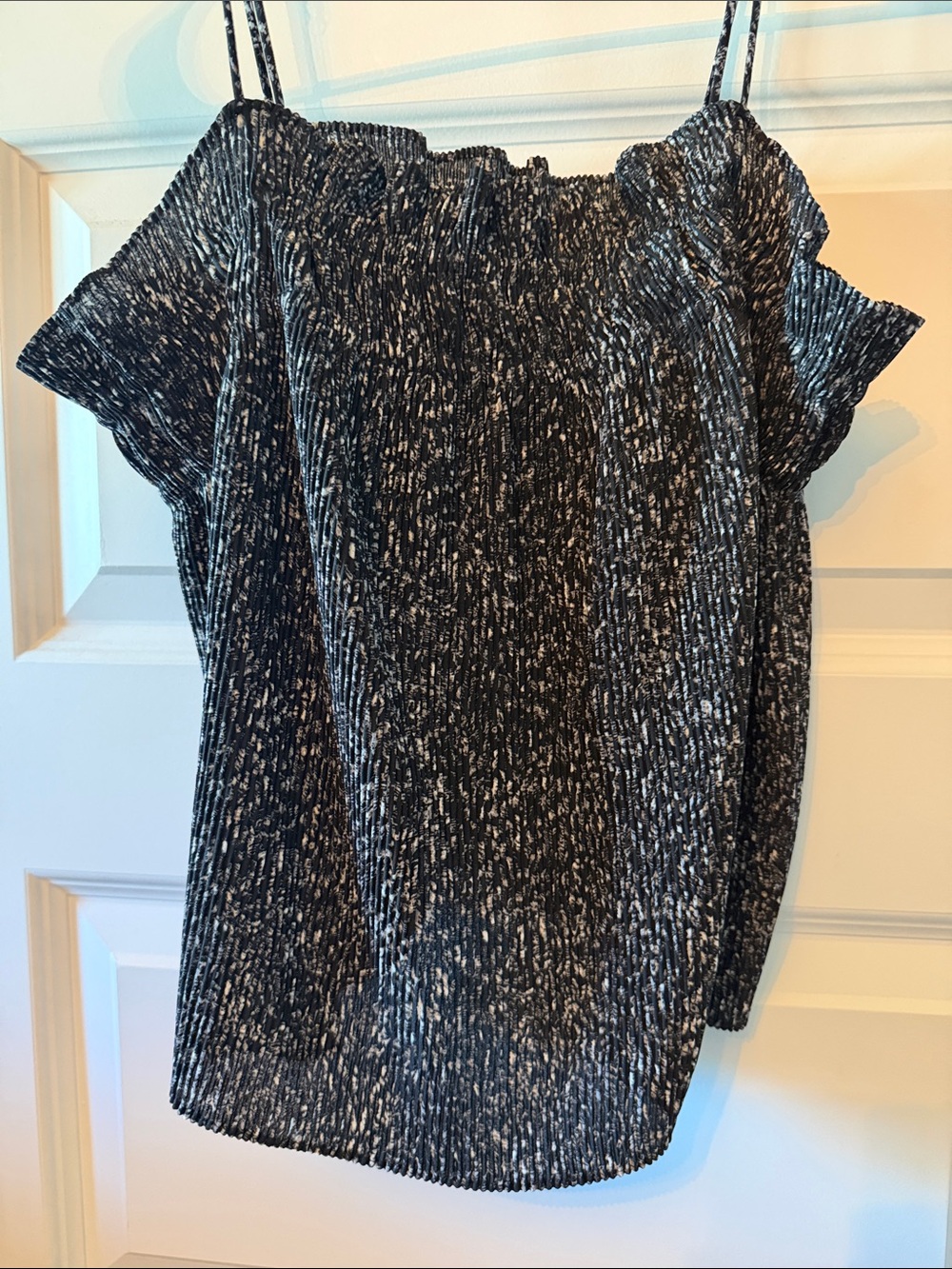 Banana Republic Black & White Speckled Cold-Shoulder Camisole